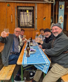 Zünftiges Oktoberfest mit Stimmung, Musik und bayerische Schmankerl 
